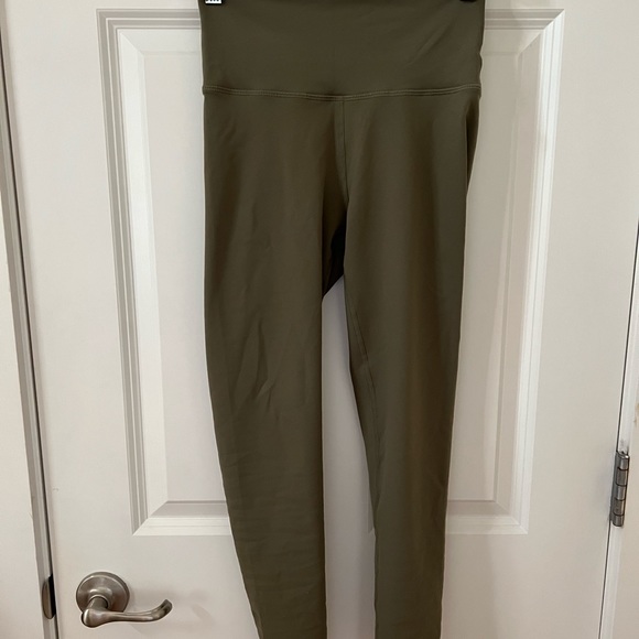 Olive green ECHT Force Scrunch Leggings-Never Been Worn - Picture 2 of 2